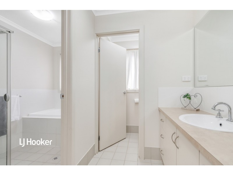 12 Glenrowan Street, Andrews Farm SA 5114
