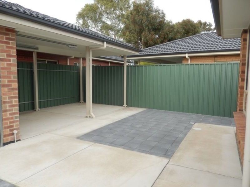 16 Thornton Road, Greenacres SA 5086