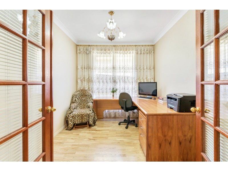 13 Parkwood Avenue, Paradise SA 5075