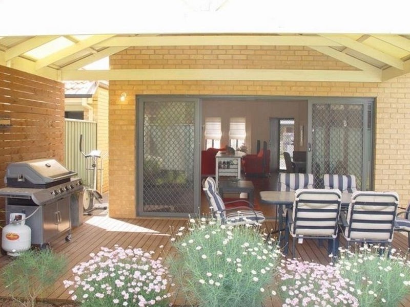 9 Lord Howe Crescent, Mawson Lakes SA 5095