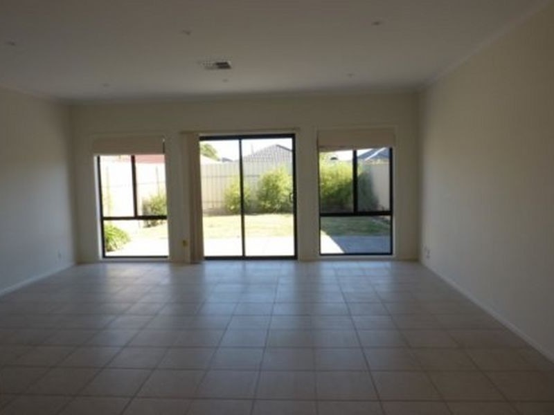 24 Colac Street, Greenacres SA 5086