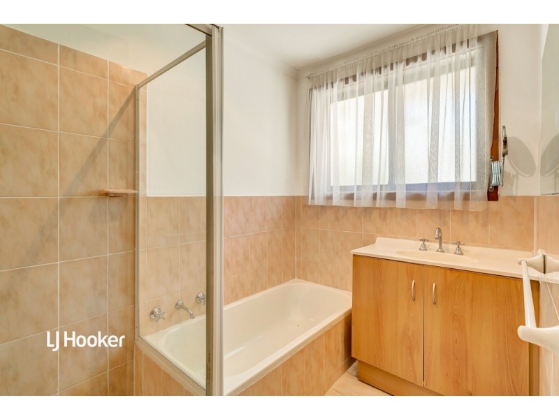 2 Minerva Crescent, Modbury Heights SA 5092