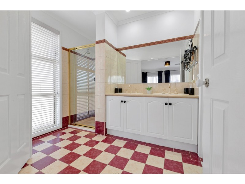 15 Chelsea Drive, Enfield SA 5085