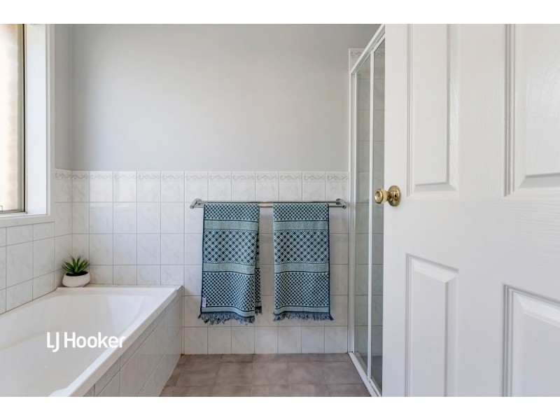 4 Sissinghurst Drive, Oakden SA 5086