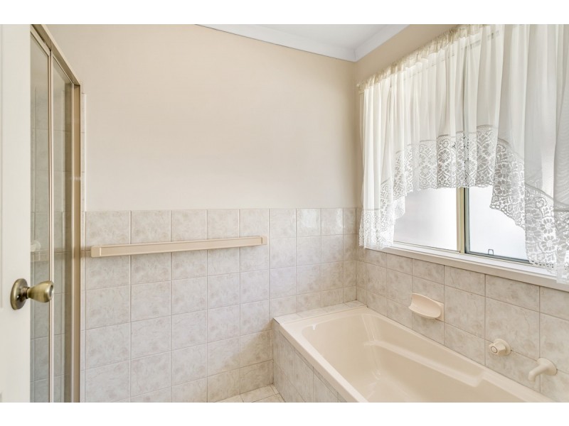 13 Montacute Drive, Oakden SA 5086