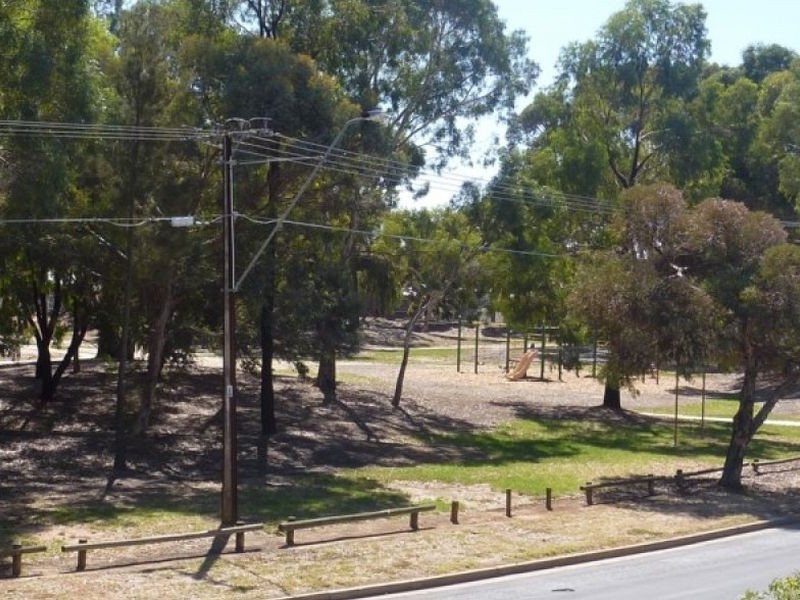 55 Fleming Crescent, Mansfield Park SA 5012