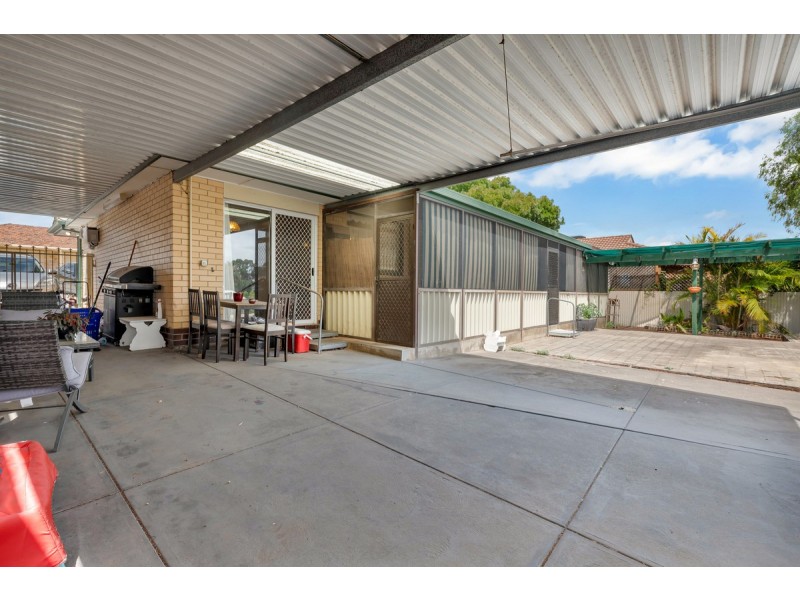 55 Audrey Crescent, Valley View SA 5093