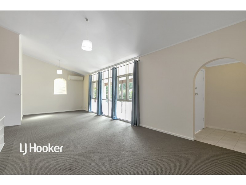 13 De Sassenay Crescent, Modbury Heights SA 5092