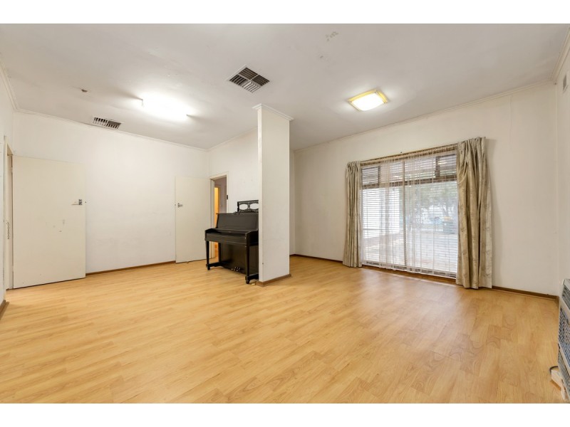 17 Lionel Avenue, Blair Athol SA 5084