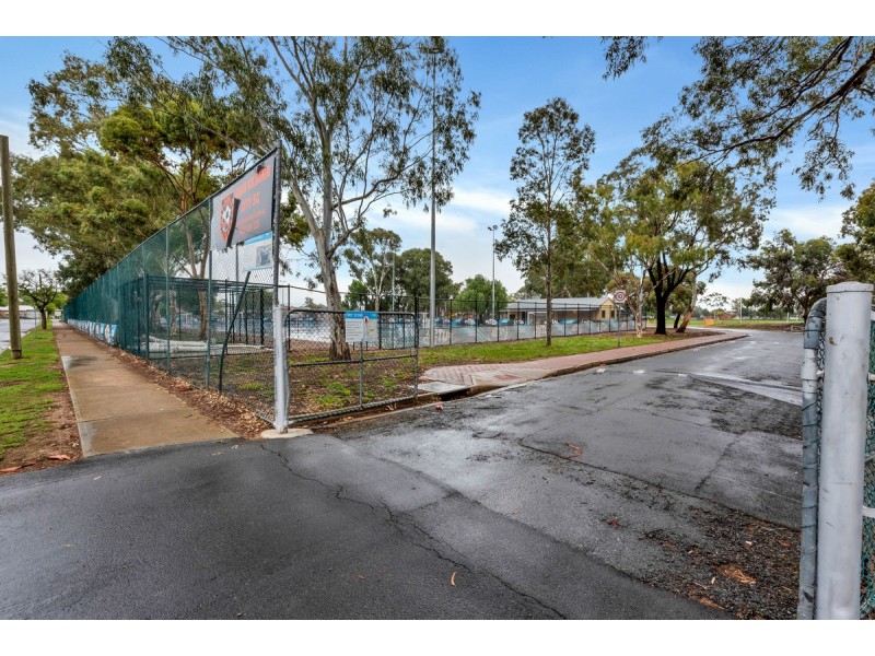 17 Lionel Avenue, Blair Athol SA 5084