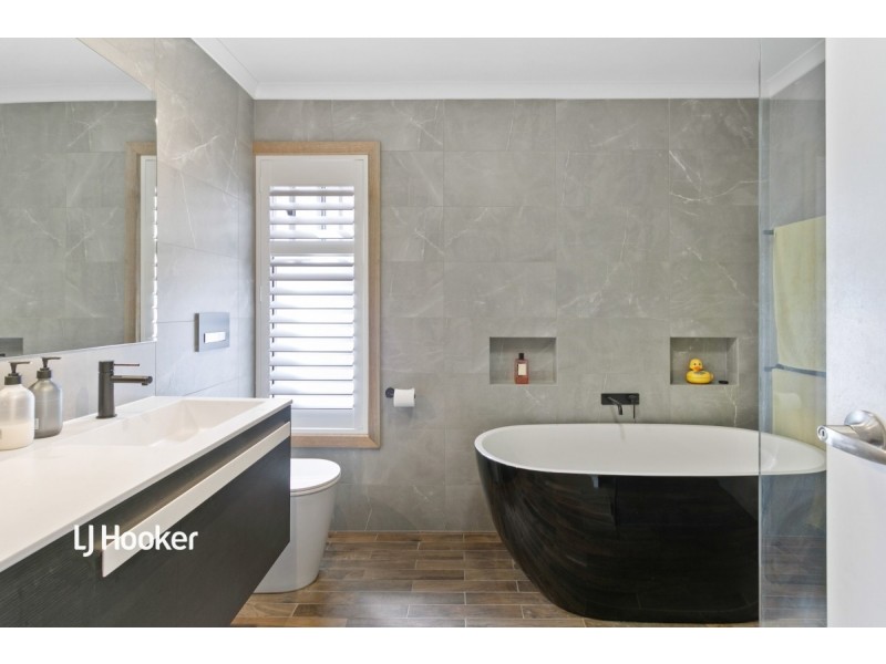 58 Sir Ross Smith Boulevard, Oakden SA 5086