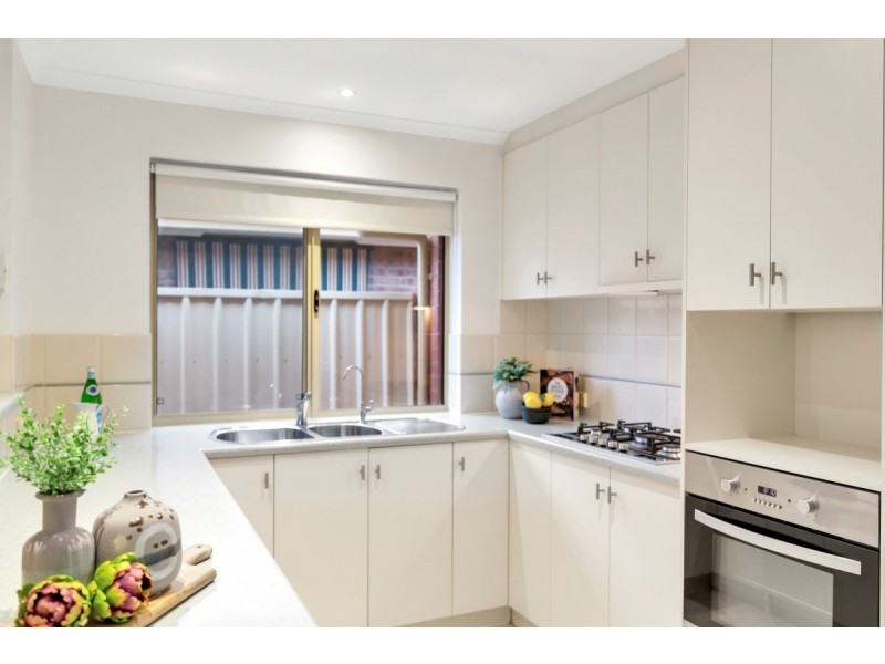 14 Hilltop Drive, Oakden SA 5086