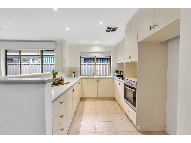 14 Hilltop Drive, Oakden SA 5086