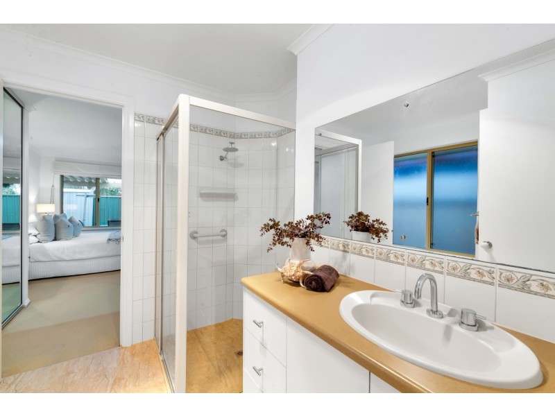 14 Hilltop Drive, Oakden SA 5086