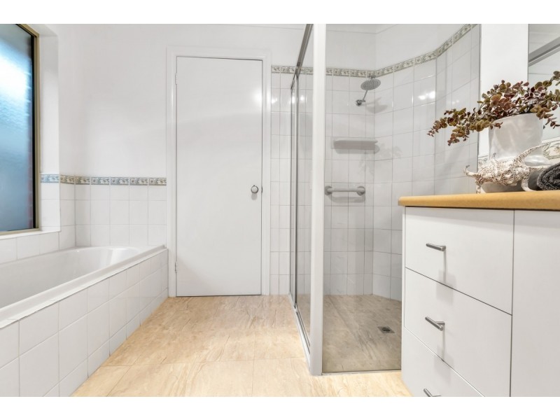 14 Hilltop Drive, Oakden SA 5086