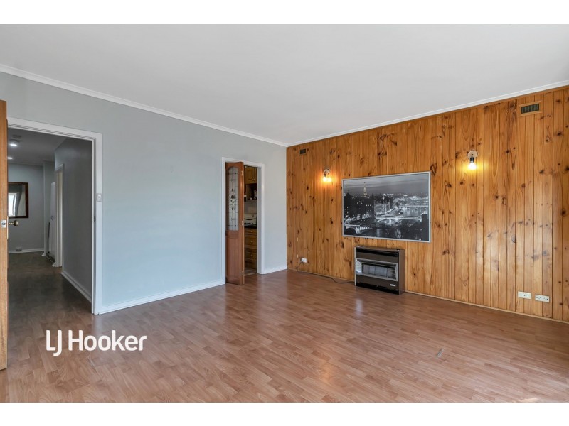 14 McGowan Road, Para Hills SA 5096