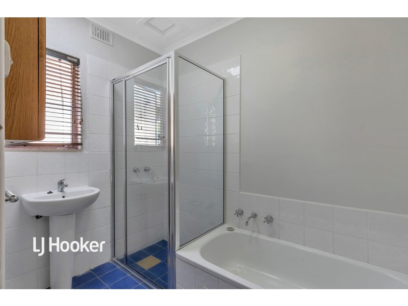 14 McGowan Road, Para Hills SA 5096