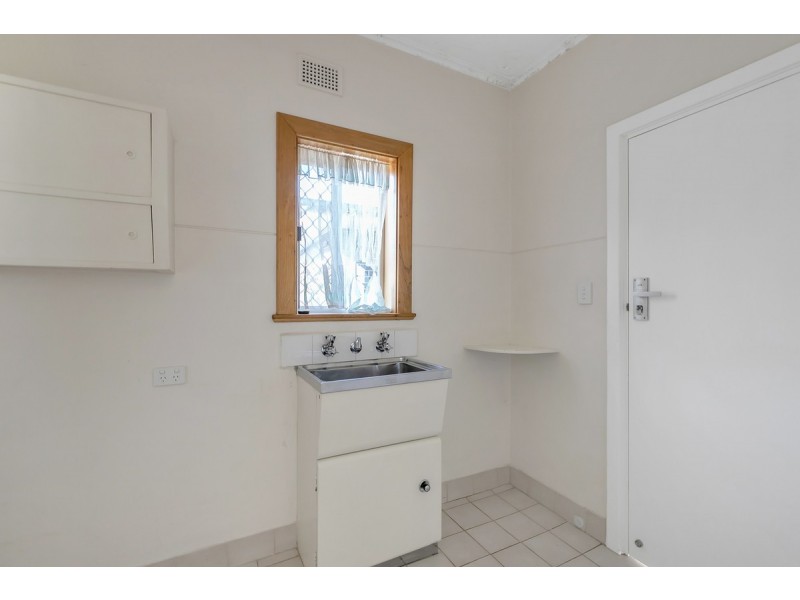 9 Selkirk Avenue, Clearview SA 5085