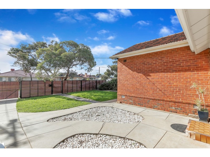 9 Selkirk Avenue, Clearview SA 5085