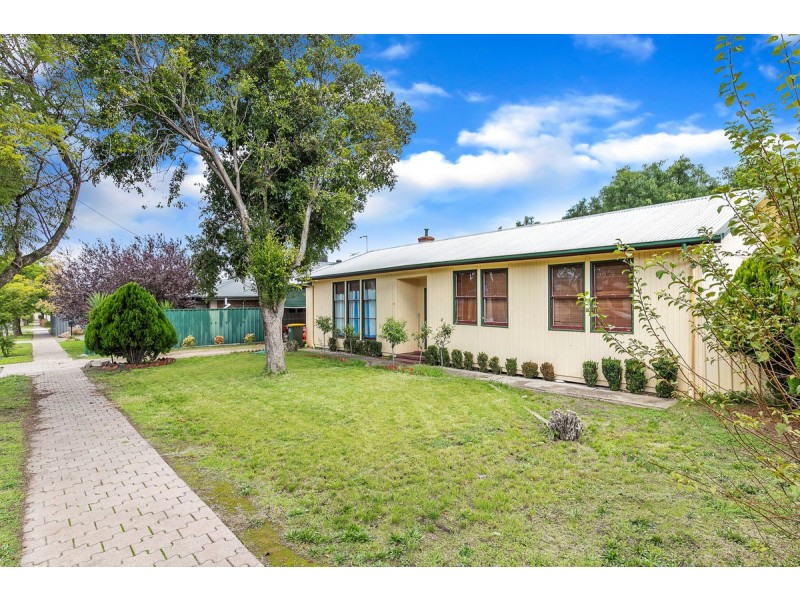 21 Macquarie Avenue, Hillcrest SA 5086