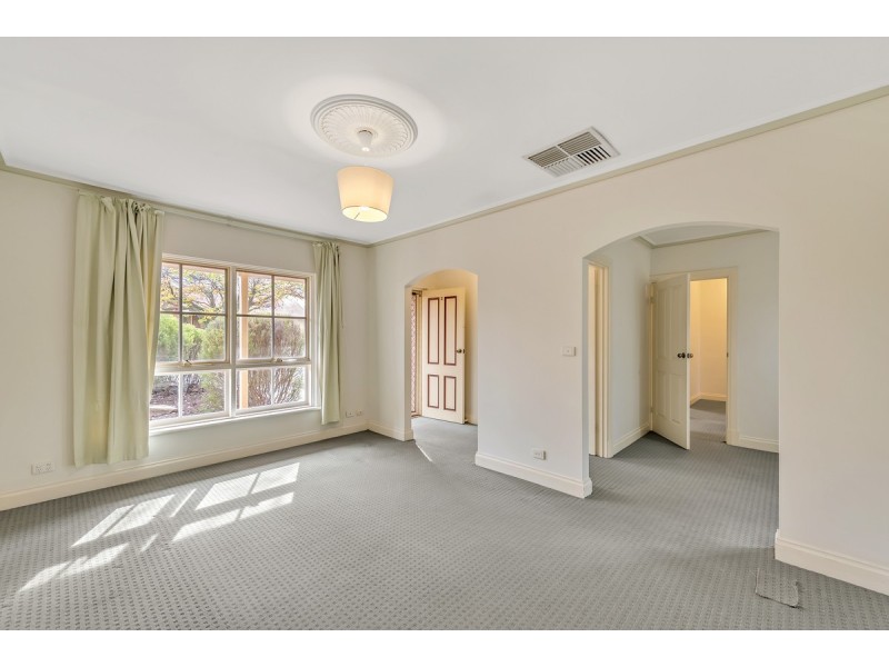 2/21 Hampton Court, Wynn Vale SA 5127