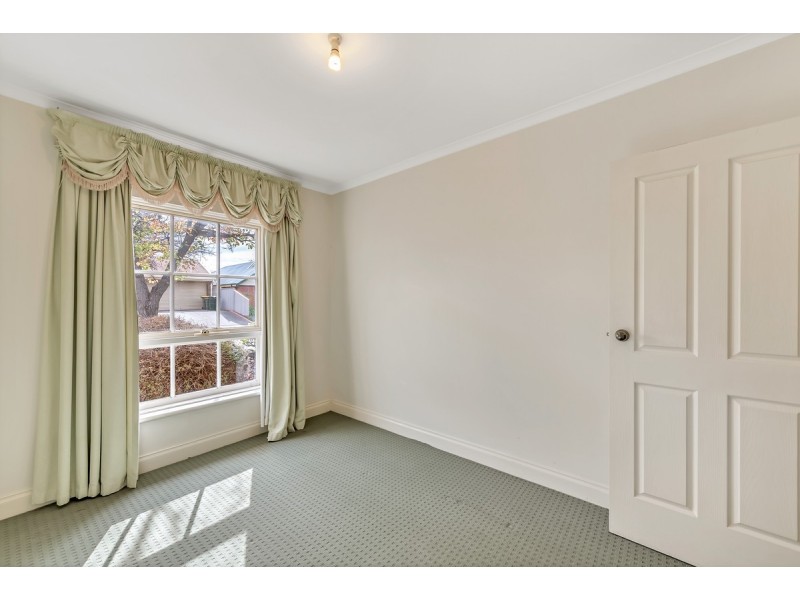 2/21 Hampton Court, Wynn Vale SA 5127