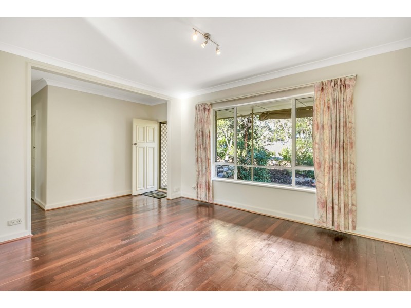 6 Grantham Place, Valley View SA 5093