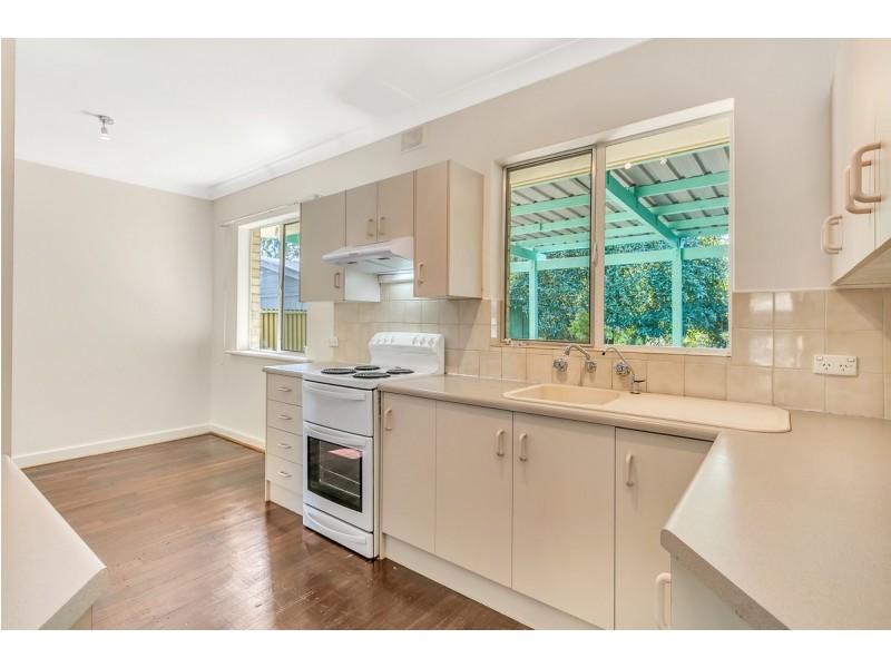 6 Grantham Place, Valley View SA 5093