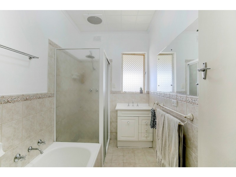 5 McMahon Avenue, Para Hills SA 5096