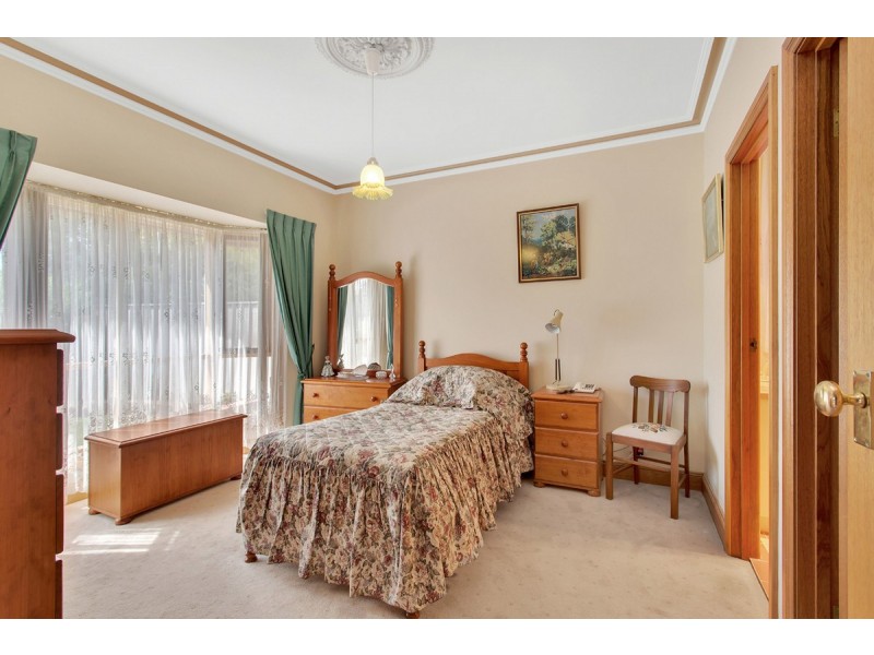 1b Phillip Place, Vale Park SA 5081