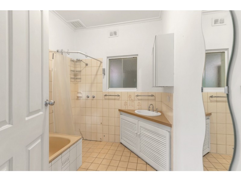 2 Britton Avenue, Tranmere SA 5073