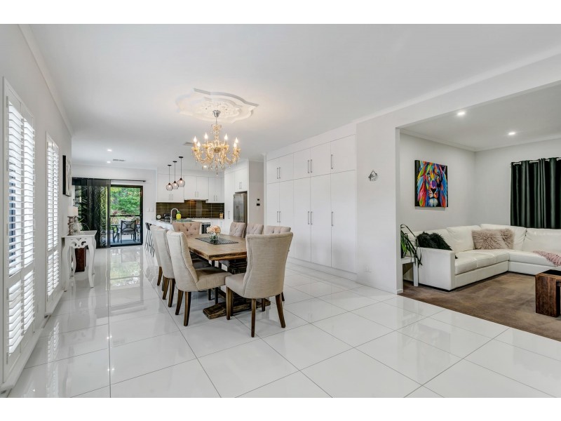 17A Stirling Walk, Redwood Park SA 5097