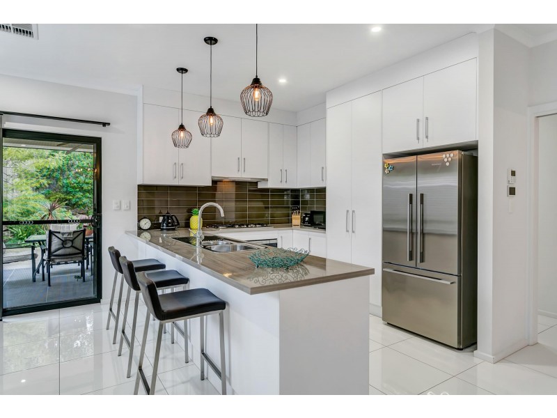 17A Stirling Walk, Redwood Park SA 5097