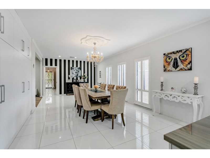 17A Stirling Walk, Redwood Park SA 5097