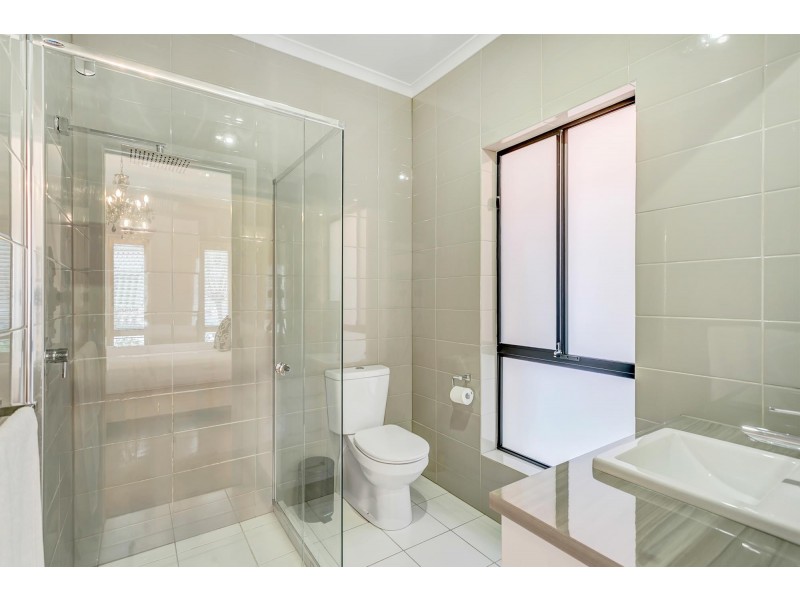 17A Stirling Walk, Redwood Park SA 5097