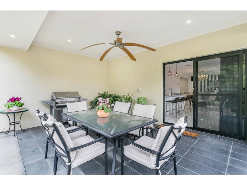 17A Stirling Walk, Redwood Park SA 5097