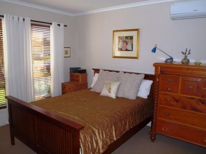 27 Leander Crescent, Greenacres SA 5086