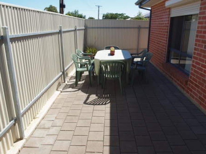 8 Berryman Street, Greenacres SA 5086