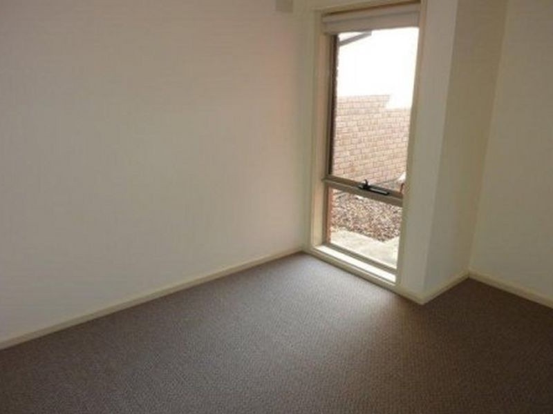 12 Sissinghurt Drive, Oakden SA 5086