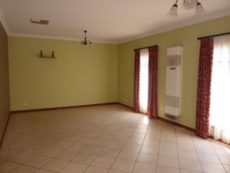 3 Antigua Court, Mawson Lakes SA 5095