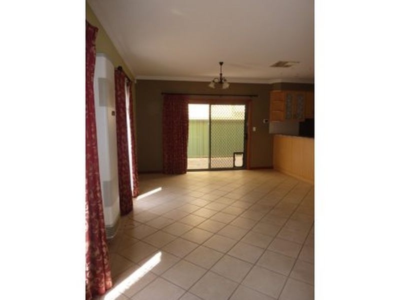 3 Antigua Court, Mawson Lakes SA 5095