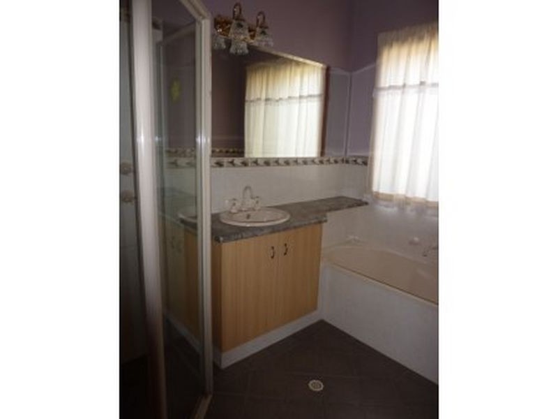 3 Antigua Court, Mawson Lakes SA 5095