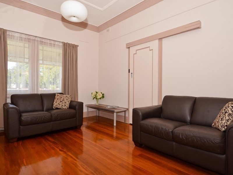42 Hampstead Road, Broadview SA 5083