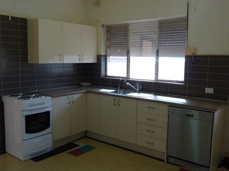 5 Montrose Avenue, Clearview SA 5085