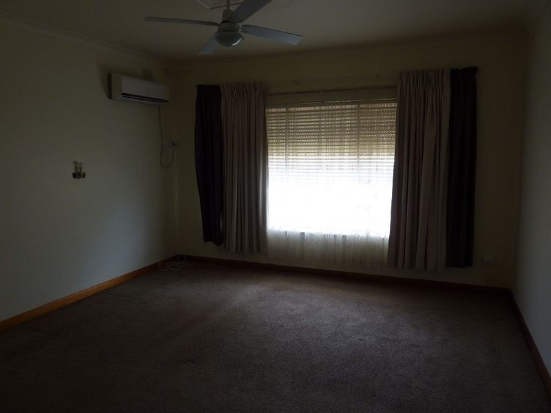 5 Montrose Avenue, Clearview SA 5085
