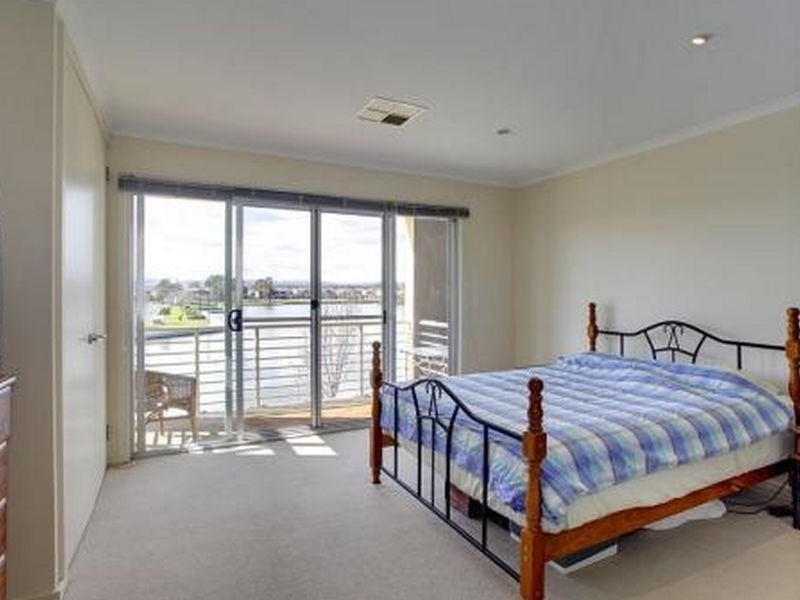 4/30 Shearwater Drive, Mawson Lakes SA 5095
