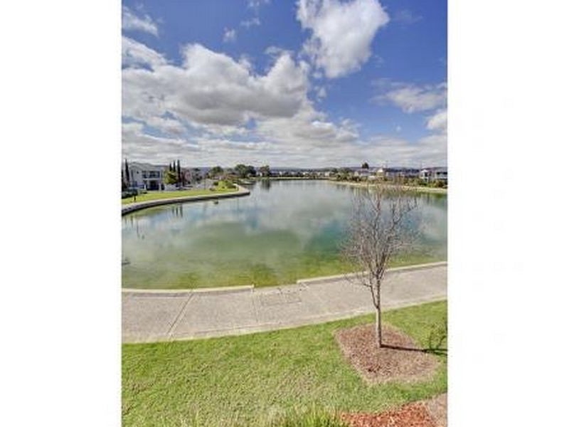 4/30 Shearwater Drive, Mawson Lakes SA 5095
