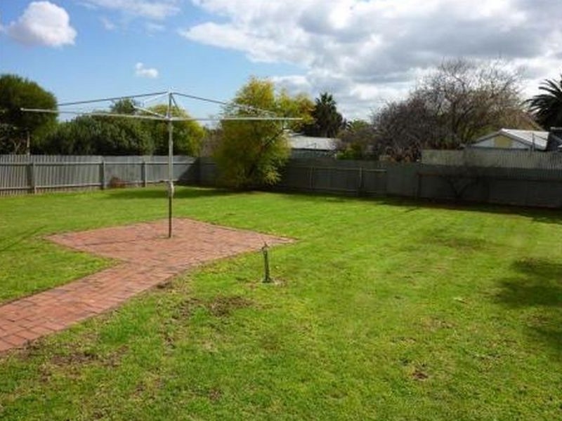 6 Malbaru Avenue, Ingle Farm SA 5098