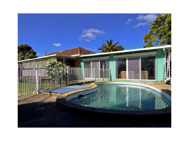 11 Montrose Avenue, Para Hills SA 5096