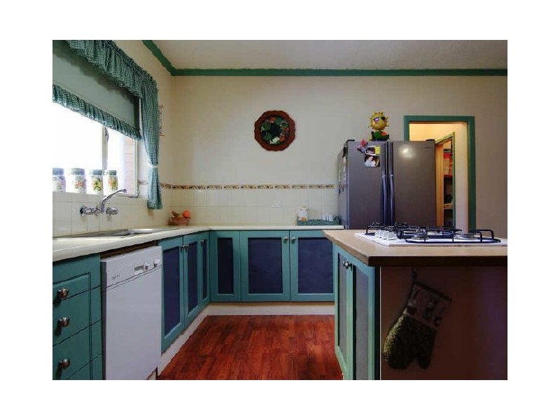 11 Montrose Avenue, Para Hills SA 5096